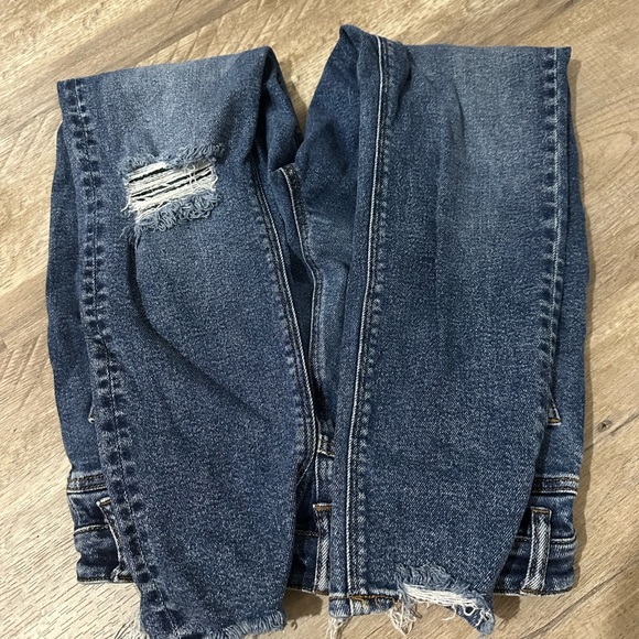 American Eagle Mom Jeans - Picture 3 of 4